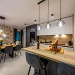 Copun By Interhome * Rab Town