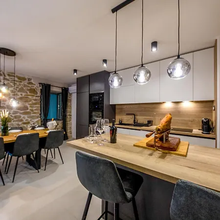 Copun By Interhome * Rab Town