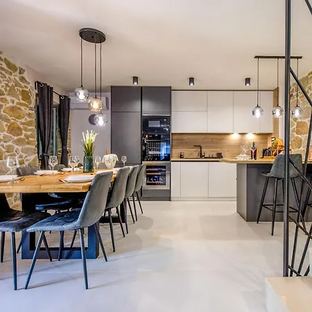 Copun By Interhome * Rab Town